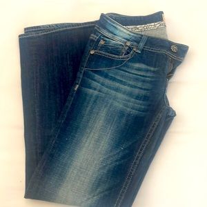 Decorated back pocket jeans - low cut
